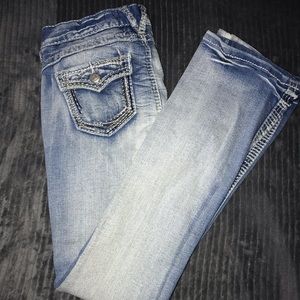 Junior’s Size 3 Bootcut jeans.
